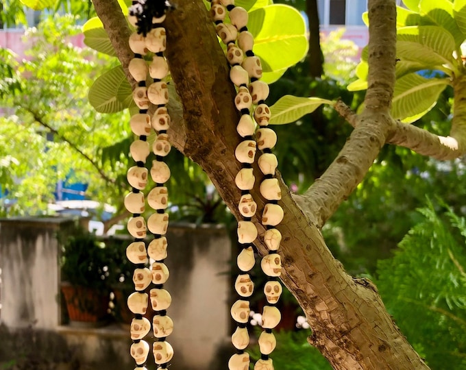 Déesse KALI Nar Mund + Rudraksha Mala ROSAIRE crâne sculpté 108