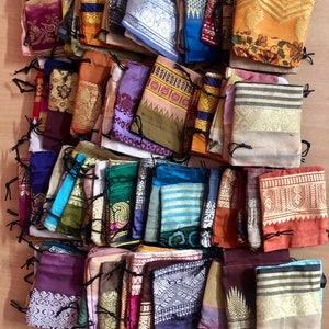 100 pezzi assortiti sacchetto portagioie con coulisse a nappa, 7,5 x 8,5 cm bomboniera per matrimonio, regalo per gioielli