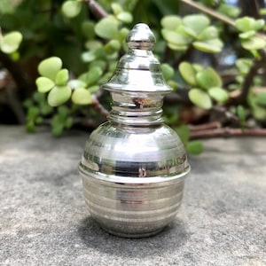 925 Silver Handmade Dry Kajal Box, Surma Kumkum Sindoor Container, Sindur dani dibbi, Elongated shape 5 cm length 13.6 gms Temple Pooja D2
