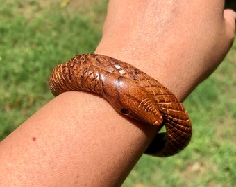 Bracelet Serpent (cobra) En Bois De Kadamb - Bijou Ethnique Déclaration - Diamètre 62mm - Neuf