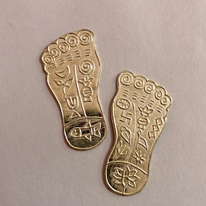 999 Silver Hindu Religious Laxmi Lakshmi Charan Paduka Pair, Krishna Paduka Auspicious Footprint 4.8 gram, 4 cm, Temple Pooja Hindu Religion