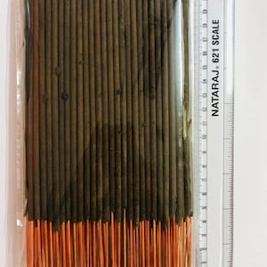 200 gramos 100+ pc Indio GUGUL GUGGUL Guggal Gugal Dhoop Agarbatti Incienso Stick Indio Bdelio Meditación Puja Yoga- enrollado a mano Envío Gratis