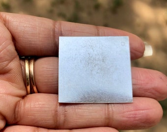 999er Reine Silber Handgefertigte Silber Quadratische Platte, 25-30 mm im Quadrat, 4,5 Gramm ungefähr, Tempel Pooja, Astrologisches Heilmittel für Rahu