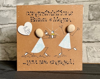 Tarjeta de compromiso LGBTQ, tarjeta de compromiso lésbica personalizada, tarjeta de compromiso del mismo sexo, ella dijo sí, tarjeta de señora y señora Pebble, tarjeta de compromiso de chicas