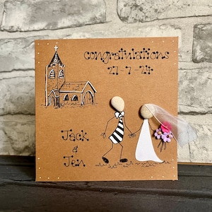 Handgemachte Hochzeitskarte, personalisiert, kundenspezifische Hochzeitskarte, handgezeichnet, rustikal, perfekt, niedlich, schrullig Pebble Art Karte, Glückwünsche,