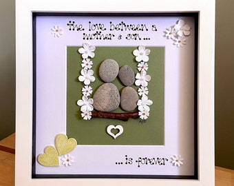 Gift to Mom/Mum from Daughter/Son, Christmas Present, Perfect Birthday Gift, Handmade & Unique, Personalised Custom Pebble Art Frame, Family