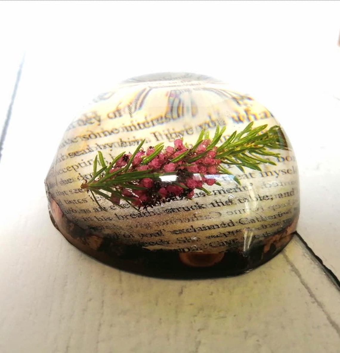 Wuthering Heights Paperweight Cathy & Heathcliff