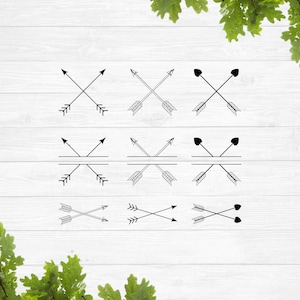 Puede incluir: Conjunto de nueve diseños de flechas en blanco y negro. Las flechas están cruzadas y algunas tienen una línea en el medio para texto. Las flechas son de varios estilos, incluyendo simples, minimalistas y decorativos.