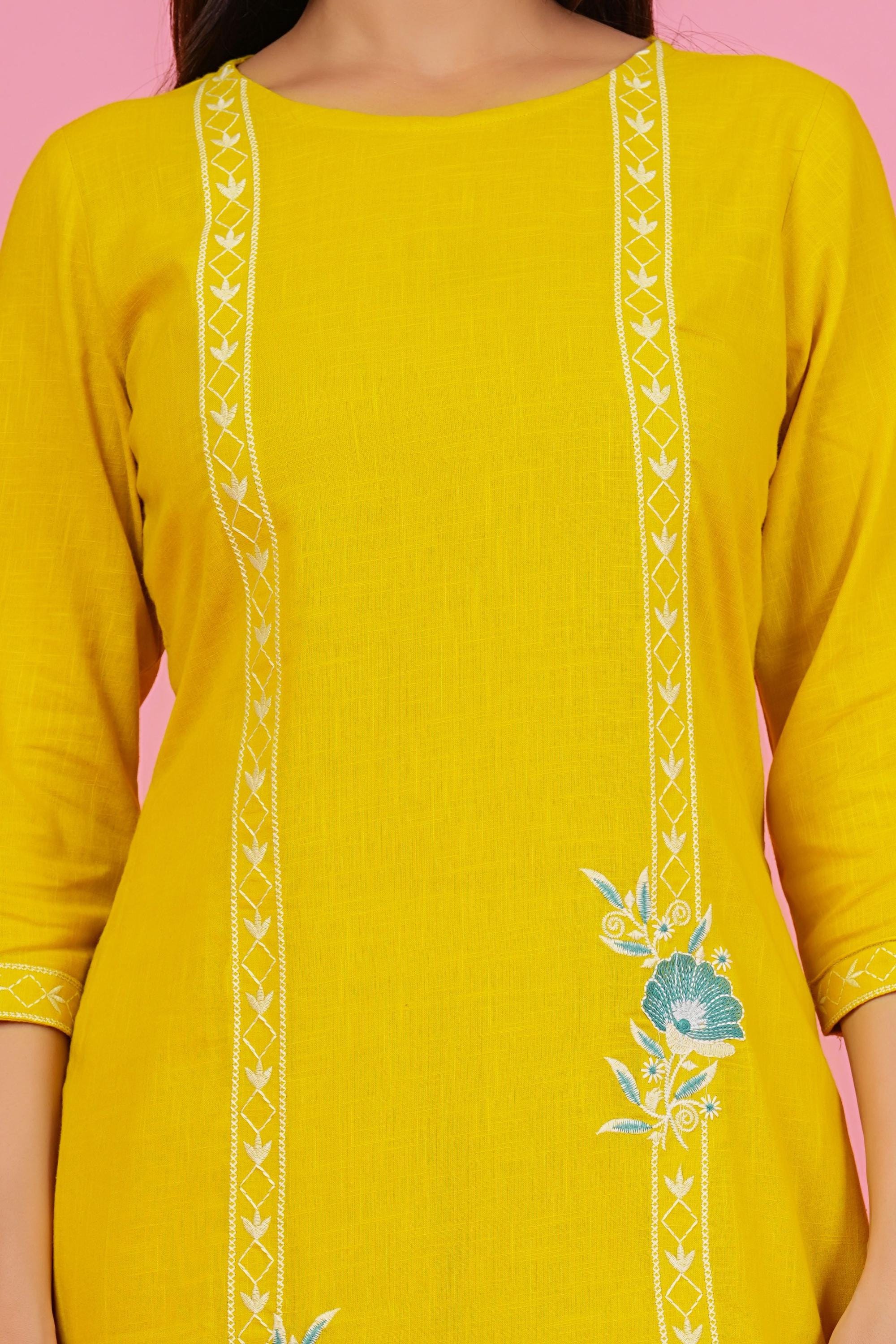黄色の刺繍入りコットン製セットアップ：インド風クルタ＆パンツ