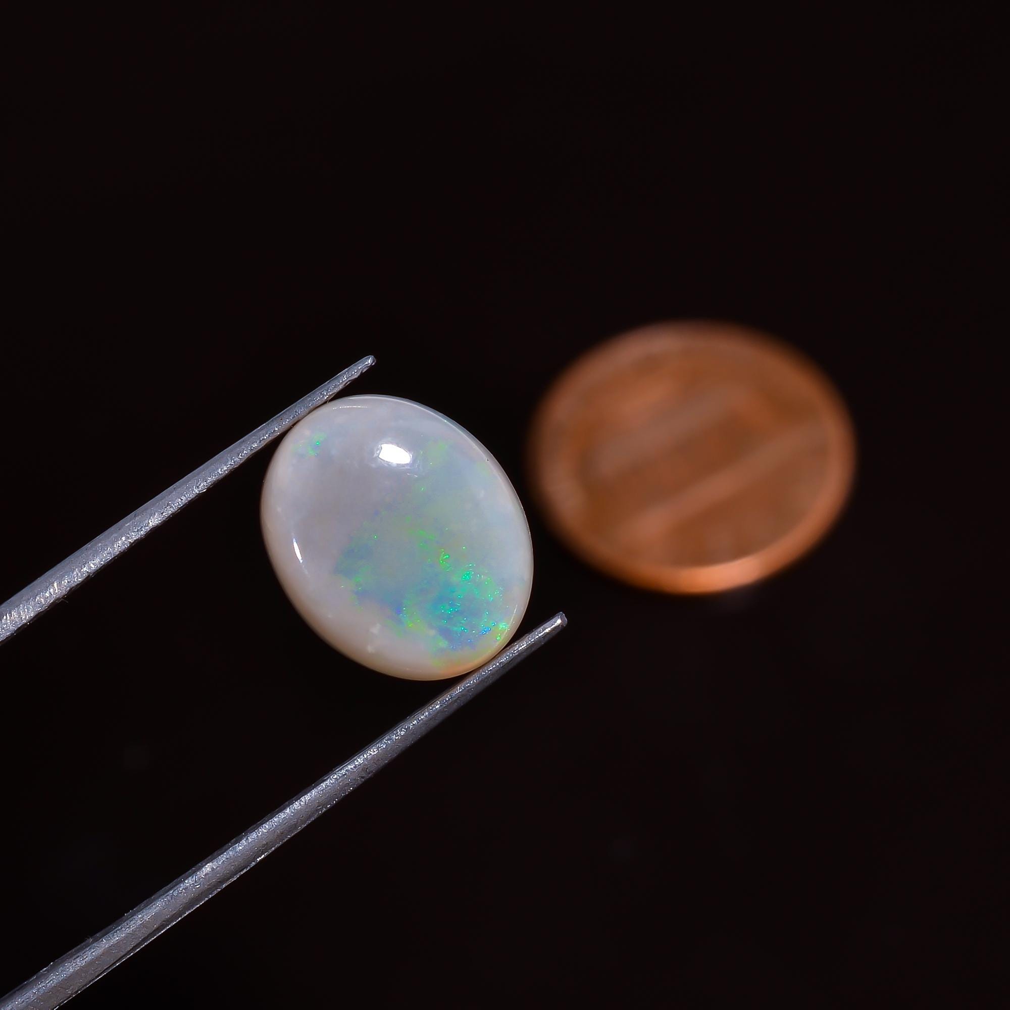 2.5カラットのオーストラリア産オパールカボション：ジュエリー作りに