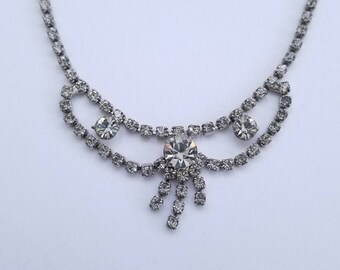 Vintage Rhinestone Necklace / 1950s Art Deco Choker / Sparkling Glass Stone Cocktail Necklace / Silver Tone Evening Wear Bridal Jewelry