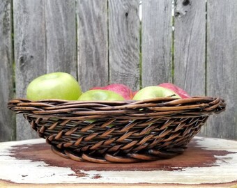 Vintage Wicker Basket / Woven Brown Table Top Basket / Small Round Accent Basket / All Purpose Rustic Basket / Natural Home Decor