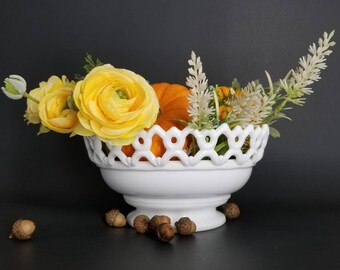 Vintage Milk Glass Bowl / Small White Fruit Bowl / Small Table Centerpiece / Dancing Sailor Edge Console Bowl / Vintage Holiday Home Decor