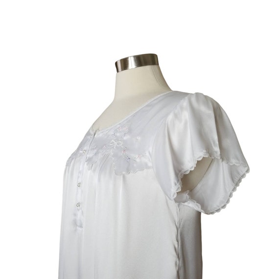 Vintage White Nightgown, Small Petite / Embroider… - image 6