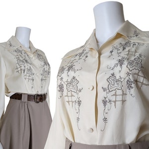 Vintage Embroidered Silk Blouse, Medium / 1940s Style Beige Cocktail Blouse / Ecru Button Blouse with Ivy Floral Embroidery image 1