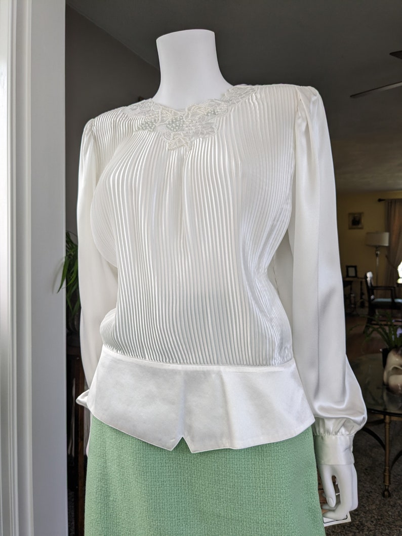 Vintage Fortuny Pleated Blouse, Large / White Satin Back Button Cocktail Blouse / Silky Peplum Blouse with Beads and Sequins image 8
