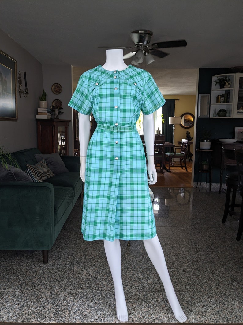 Vintage 1960s Plaid Shift Dress, Extra Large, Volup Green & Aqua Belted Shirt Dress with Pockets imagem 3