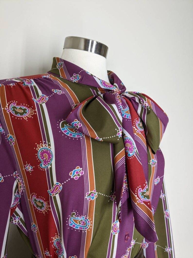 Vintage Pussy Bow Blouse, Large / 1970s Multi Color Button Blouse / Western Paisley Bow Collar Blouse / Long Sleeve Retro Office Blouse image 9