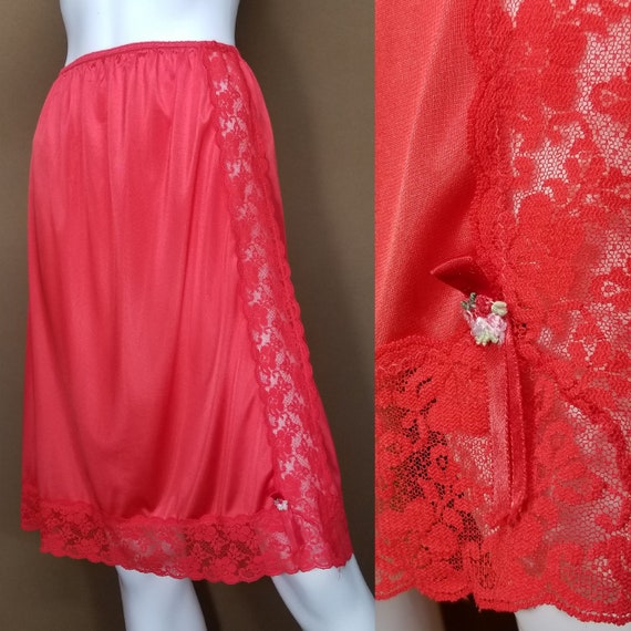 vintage 1960s half slip / red LOVE skirt black lace embroidery S