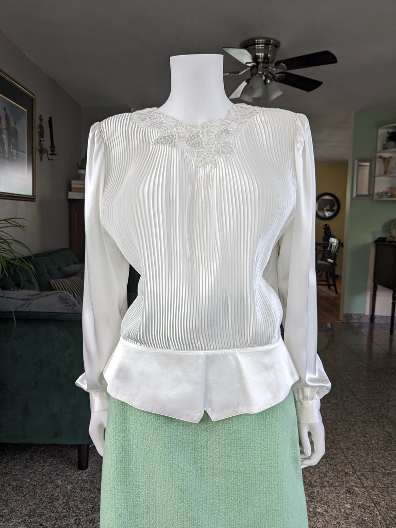 Vintage Fortuny Pleated Blouse, Large / White Satin Back Button Cocktail Blouse / Silky Peplum Blouse with Beads and Sequins image 7