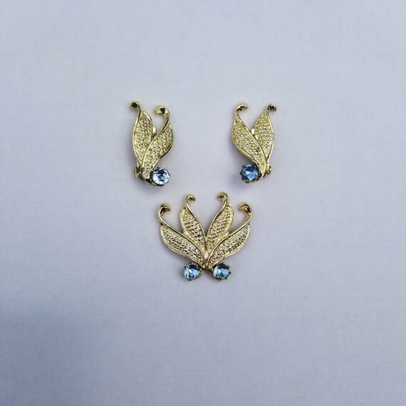 Vintage Jewelry Set Earrings and Pin / Feather Br… - image 2