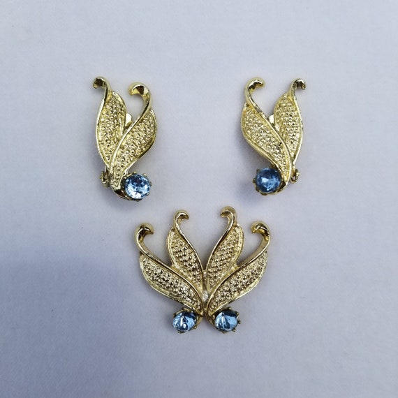 Vintage Jewelry Set Earrings and Pin / Feather Br… - image 1