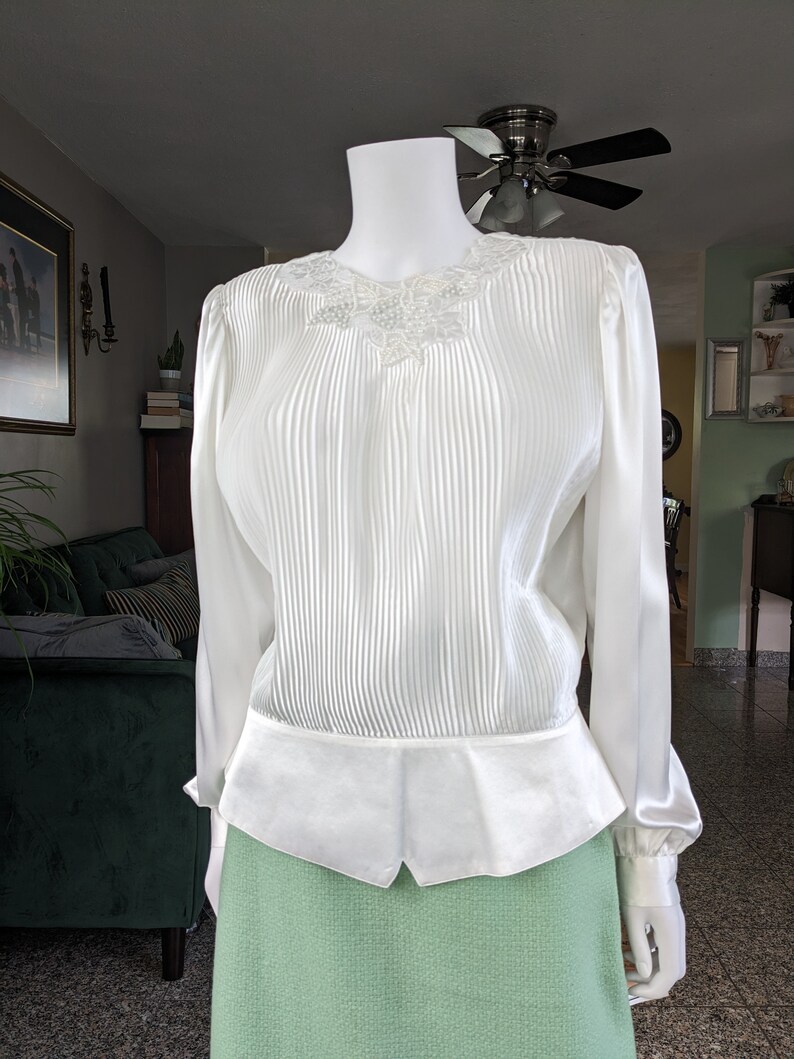 Vintage Fortuny Pleated Blouse, Large / White Satin Back Button Cocktail Blouse / Silky Peplum Blouse with Beads and Sequins image 5