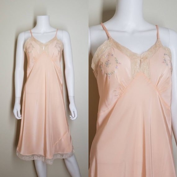 Nitgown Dress Tie Bow Keyhole Boho Prairie Baby Pink Satin Lace Floral Embroidered Nightie Medium Gorgeous Peach Salmon Pink Slip