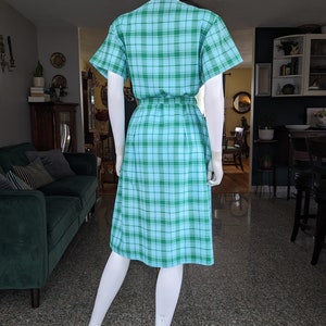 Vintage 1960s Plaid Shift Dress, Extra Large, Volup Green & Aqua Belted Shirt Dress with Pockets imagem 7