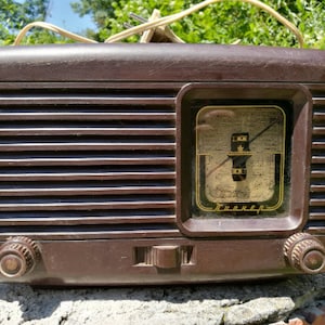 Radio, Radio receiver, Bakelitis radio, Audio equipment, Vintage radio receiver, Home radio, Half centuary radio, Portable radio receiver