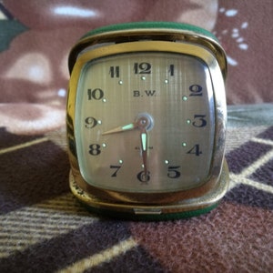 Alarm clock Vintage clock Japan Alarm clock Mechanical clock Home clock Bedside alarm clock B.W Vintage Clock Petite Retro Clock Small