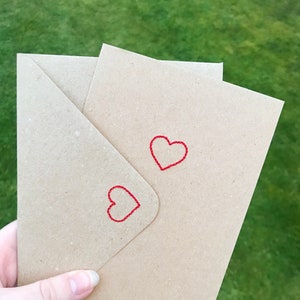 Tarjeta del día de San Valentín, linda tarjeta con forma de corazón, tarjeta de felicitación con forma de corazón y sobre a juego, tarjeta bordada con corazón rojo, galentines, simple, amor