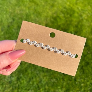 Gold Daisy Bracelet, Beaded Mini Daisy Bracelet, Flower Jewellery, Handmade Daisy Accessories, Daisy Chain, Cute Summer Bracelet, Gift Ideas