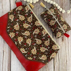 Quilted Zipper Pouch Set: Paisley Travel Bag & Tissue Holder