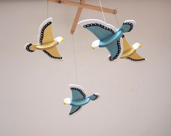 Budgy Mobile in legno, Baby Shower, regalo unico ed elegante