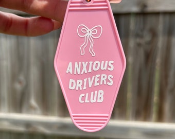 Ängstliche Fahrer Club Schlüsselbund | Pinkes Cottage Schlüsselanhänger | Süßer Schlüsselanhänger | Hausschlüssel | Retro-Motel Schlüsselbund | Autozubehör | Mädchen Nacht Geschenk