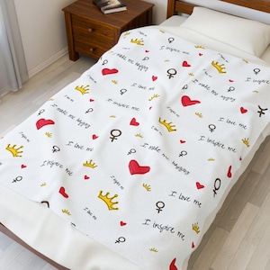 Velveteen Plush Blanket: &quot;I Make Me Happy&quot; Design, Cozy Throw