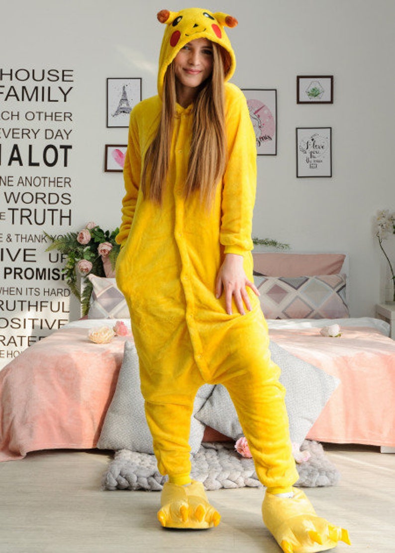 Grenouillère Pikachu Pokémon - Taille Adulte, Polaire, Capuche à Oreilles, Licence Officielle