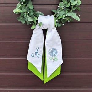 Hydrangea Wreath Sash – Personalized Embroidered Monogram for Seasonal Floral Wreath, Spring Door Decoration, Housewarming Decor