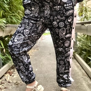 ビッグキャットエナジーボタンパンツ
