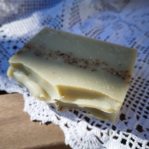 Spearmint, Green Clay, Cinnamon, Saffron, Honey Pollen, St John&#39;s wort oil, Cold Process Soap, Cruelty Free, Palm Oil Free, Handmade,Natural