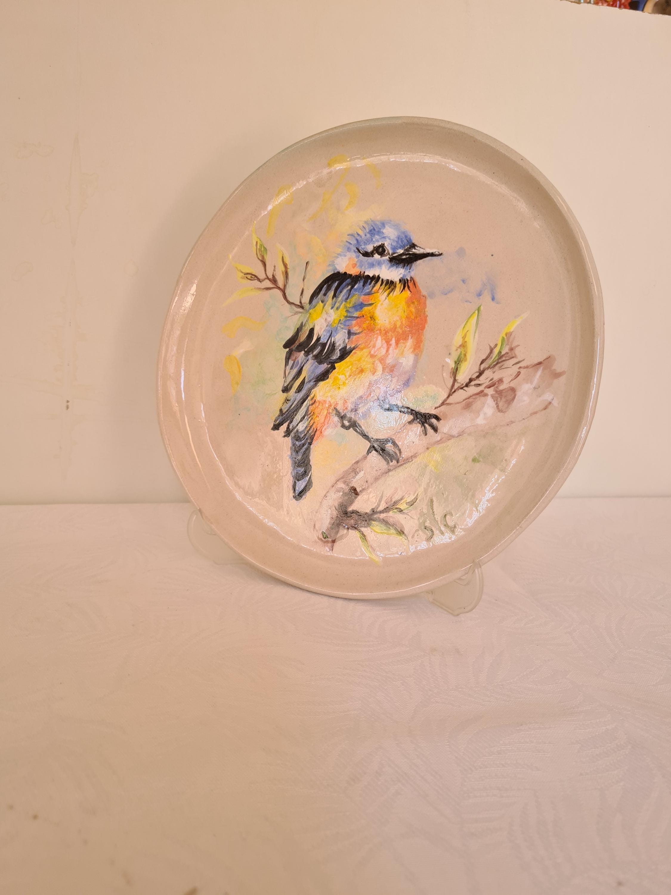 水彩画の鳥をモチーフにしたユニークな手作りサービングプレート