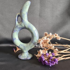 Jarrón ornamental de Capadocia: cerámica azul mixta, hecha a mano, para decoración del hogar.