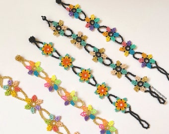 Huichol Colorful Medium Beaded Flower Bracelet, Mexican Daisy Floral Jewelry