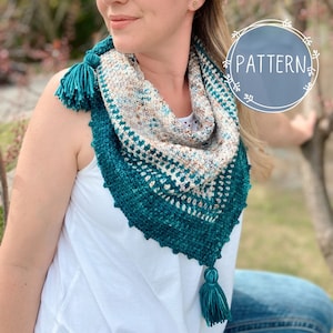 Crochet Pattern | Moss Stitch Triangle Scarf | Color Fade Crochet Wrap | Easy Crochet Shawl | Brooklyn Crochet Triangle Scarf