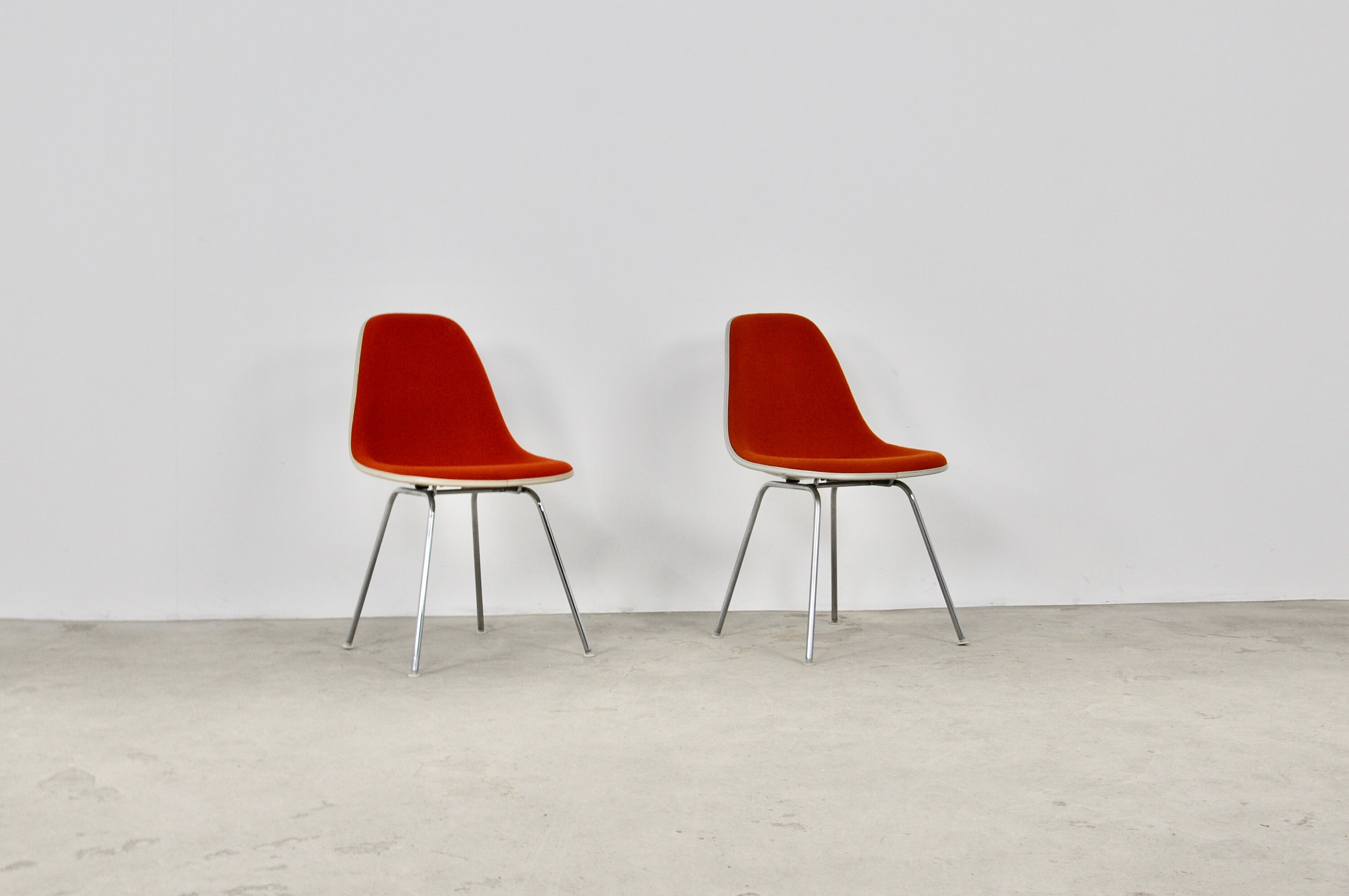 Eames dining chair hot sale