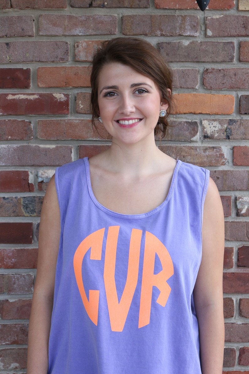 Super cute comfort colors monogram tank