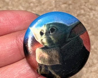 Disney Star Wars Mandalorian 1.25" Pinback Button Baby Alien #6