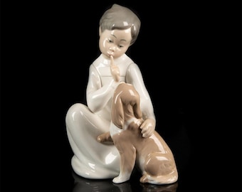 MINT Glossy Finish Boy with Dog 1004522 - Lladro Porcelain Figurine Original Box