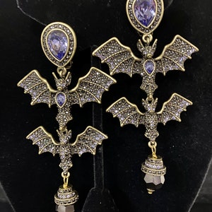 SIGNED Heidi Daus Batty For You Crystal Drop Earrings Clip Ons SWAROVSKI CRYSTALS A Must For Halloween